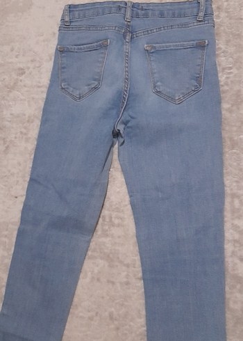 Gri Yırtık Detaylı Kadın Midi Denim Pantolon - Görsel 2