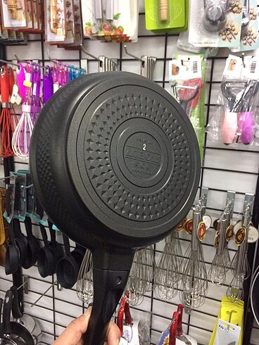 Amboss 24 Cm Döküm Tava