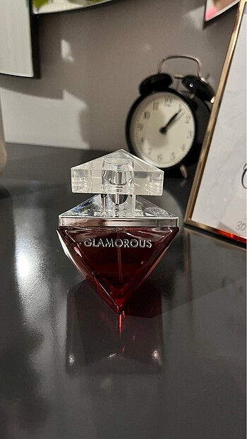 Farmasi glamorous parfüm