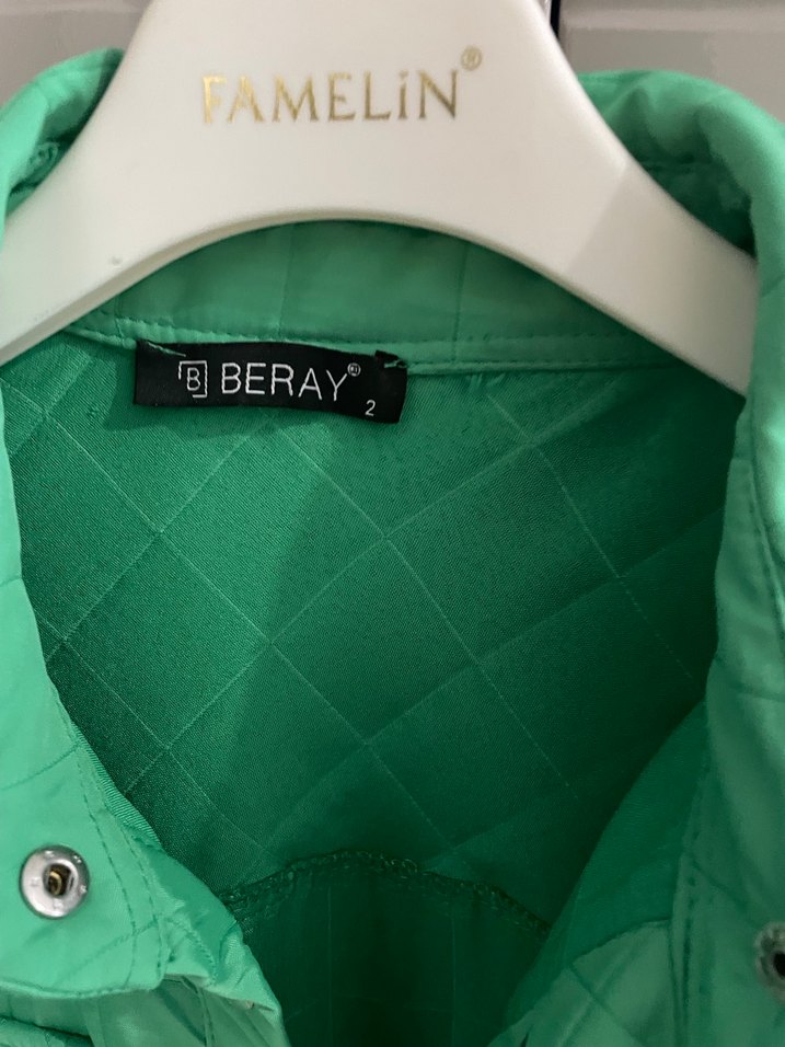 Benetton yeşili mevsimlik ceket - Görsel 3