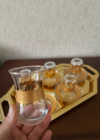 Parlak Altın Renkli Cam Çay Seti - Görsel 3