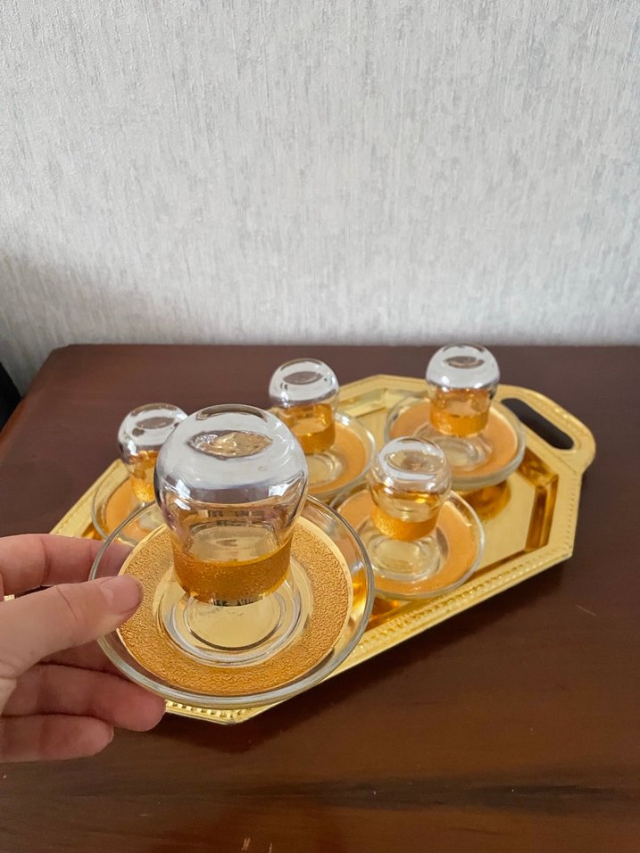 Parlak Altın Renkli Cam Çay Seti - Görsel 2