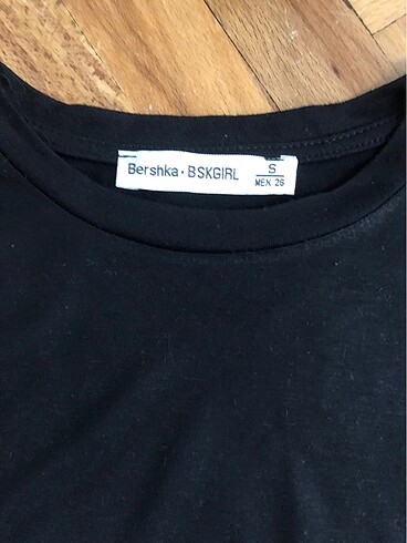 Bershka Berksa kısa tişört