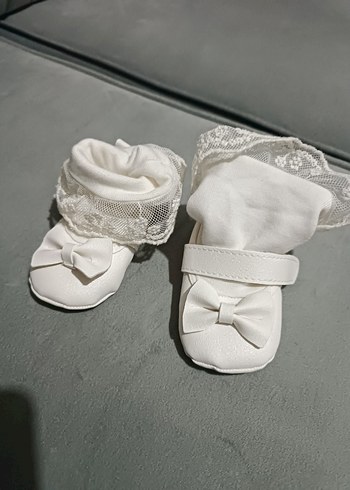 Beyaz Dantel Detaylı Kız Bebek İlk Adım Ayakkabısı - Görsel 2
