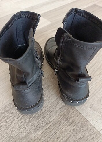 Zara Kız çocuk bot 