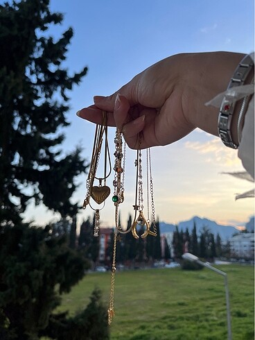 Diğer renkli taş yıldız kolye