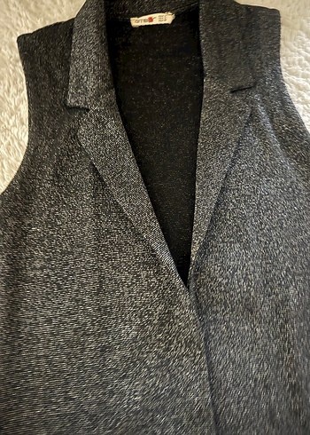 Siyah Kolsuz Kısa Yelek ve Mini Etek Takım - Görsel 3