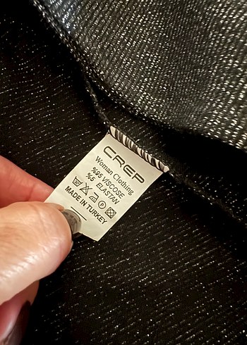 Siyah Kolsuz Kısa Yelek ve Mini Etek Takım - Görsel 8