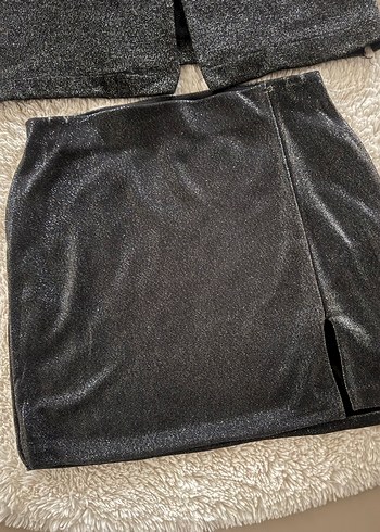 Siyah Kolsuz Kısa Yelek ve Mini Etek Takım - Görsel 2