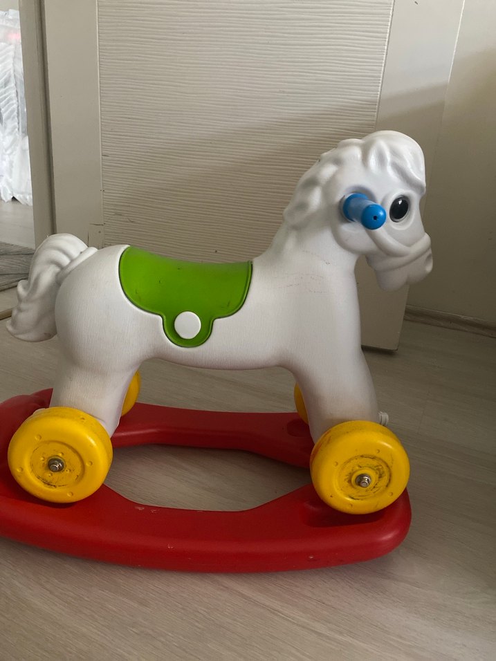 Renkli Tekerlekli Beyaz At Oyuncağı - Görsel 3