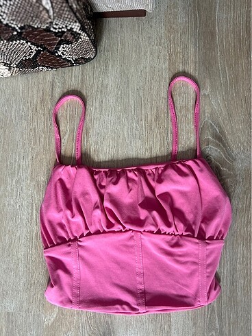 Çok şık pembe crop