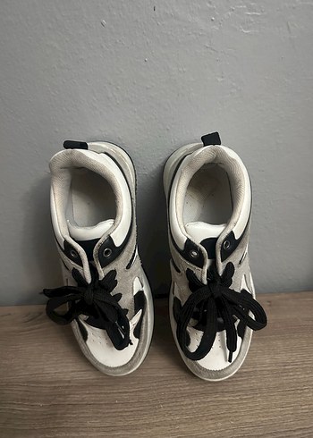 Beyaz Gri Bağcıklı Kadın Spor Ayakkabı - Görsel 3