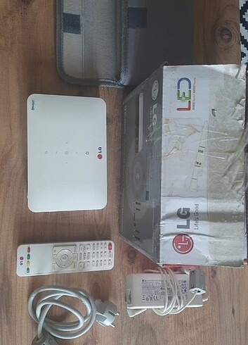 Projeksiyon Cihazı/Lg pw700 model