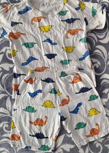 Renkli Dinozor Desenli Erkek Çocuk Şortlu Pijama
