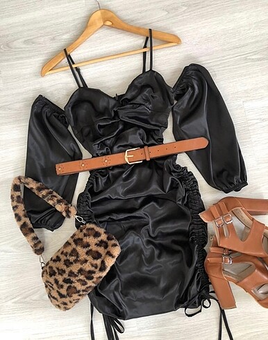 Zara Siyah saten elbise
