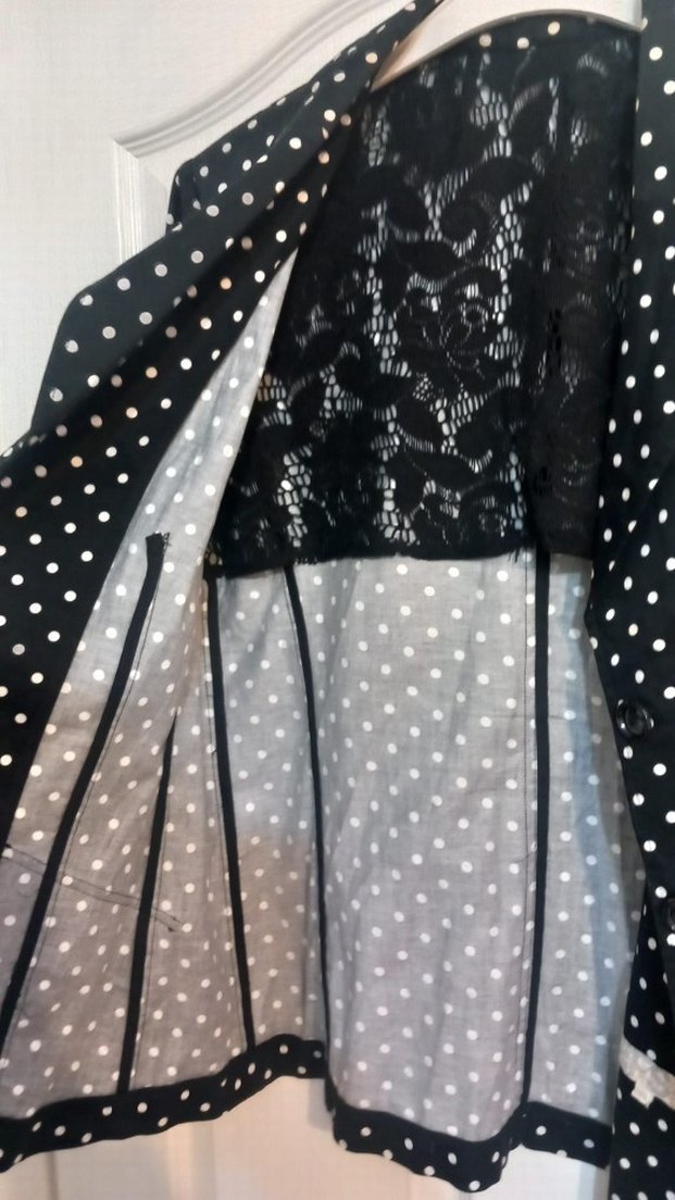 Siyah Puantiyeli Düğmeli Kadın Blazer - Görsel 4