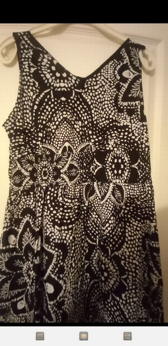 Siyah V Yakalı Bohem Desenli Midi Elbise - Görsel 4