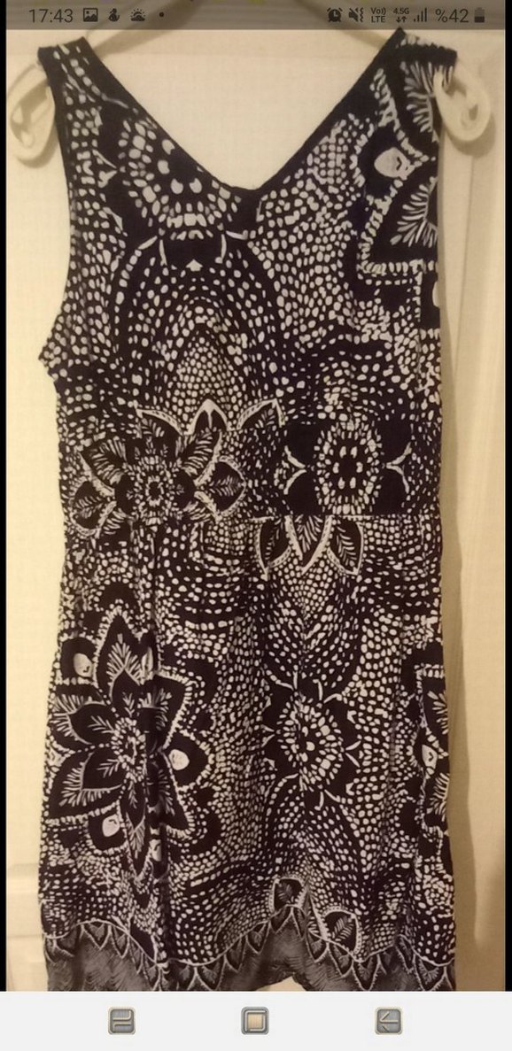 Siyah V Yakalı Bohem Desenli Midi Elbise - Görsel 3