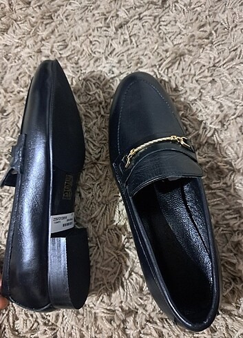 37 Beden siyah Renk Derimod Loafer