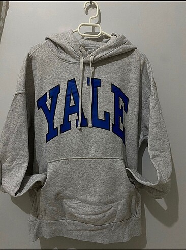 H&M sweatshirt