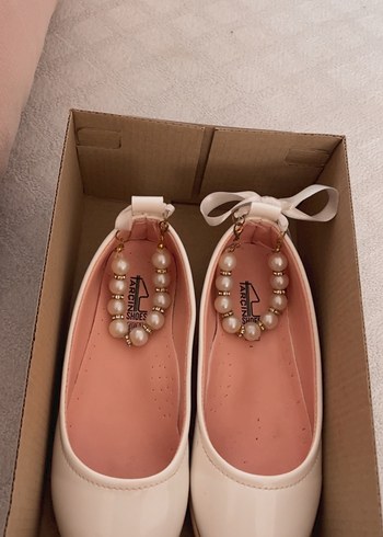 Kız Çocukları İçin Beyaz Fiyonklu Babet - Görsel 2