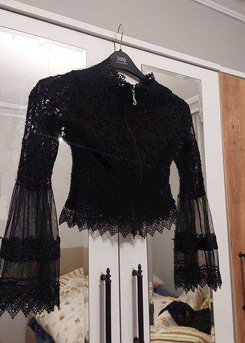 Dantel Detaylı Siyah Gotik Bluz - Görsel 3