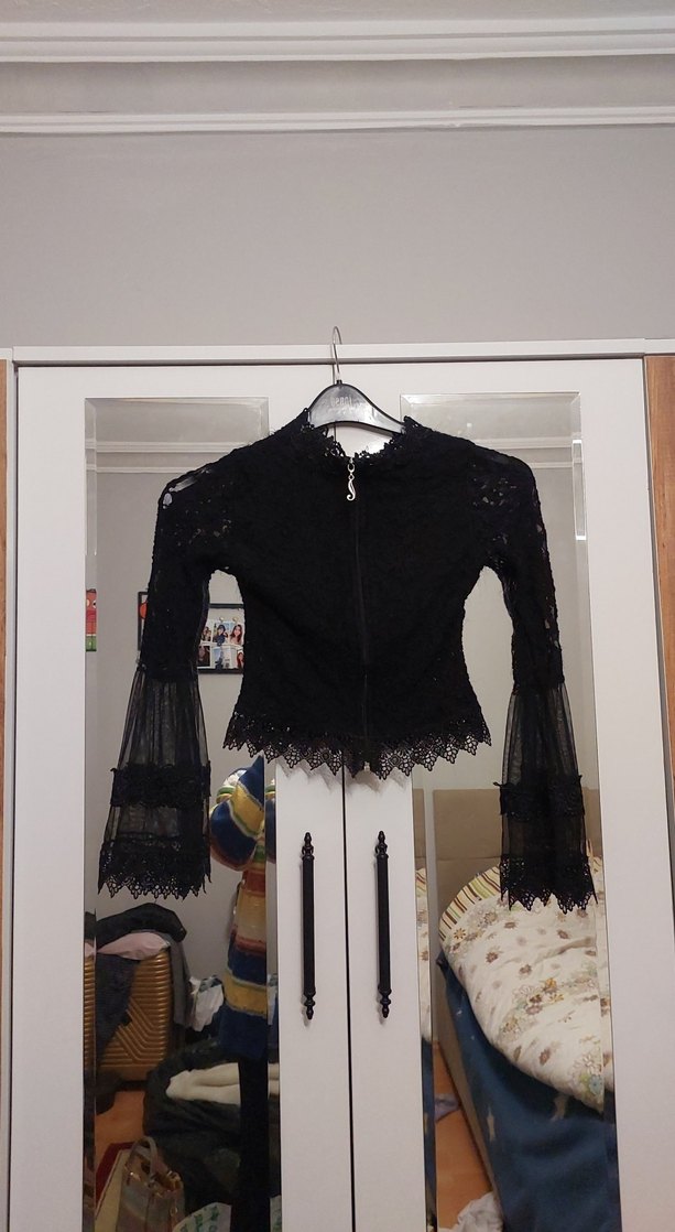 Dantel Detaylı Siyah Gotik Bluz - Görsel 4