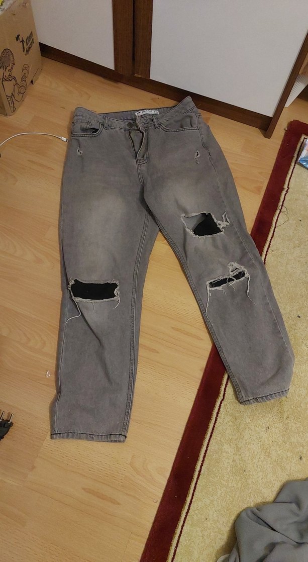 Gri Yırtık Bol Kesim Kadın Kot Pantolon - Görsel 5