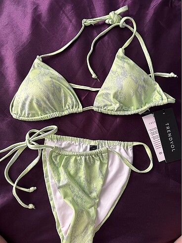 Trendyol & Milla Yeşil üçgen bikini takımı