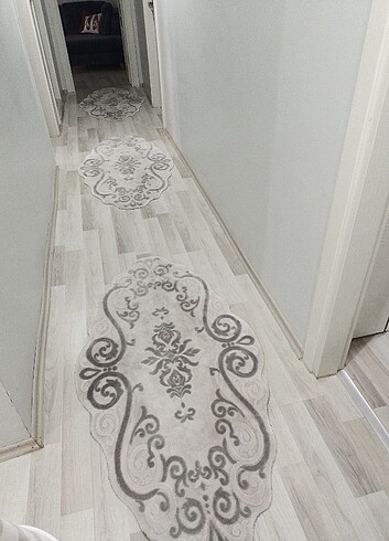 Evimdeki halilarimi satiyorum hepsi tertemiz