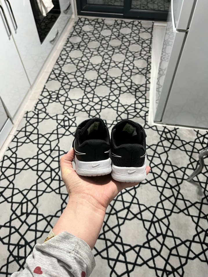 Nike Erkek Çocuk Siyah Cırt Cırtlı Spor Ayakkabı - Görsel 3