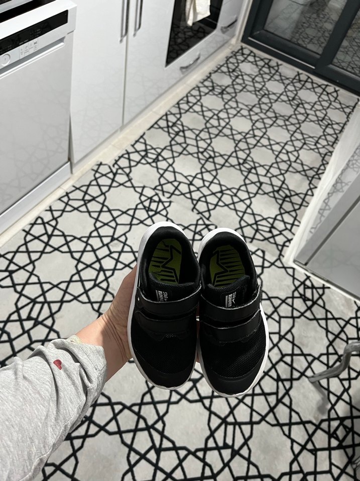 Nike Erkek Çocuk Siyah Cırt Cırtlı Spor Ayakkabı - Görsel 2