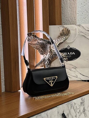 Prada çanta