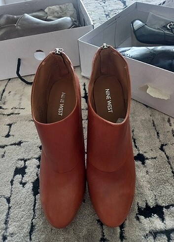 Nine West Bayan botu
