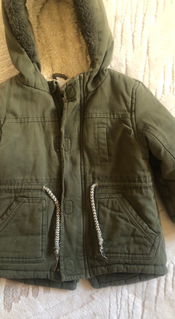 Erkek Çocuk Gri Kürklü Kapüşonlu Mont - Görsel 2