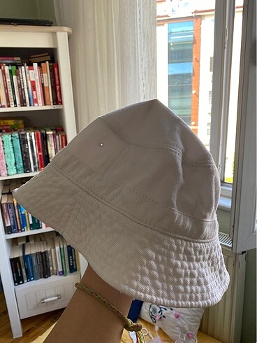 Diğer beyaz şapka