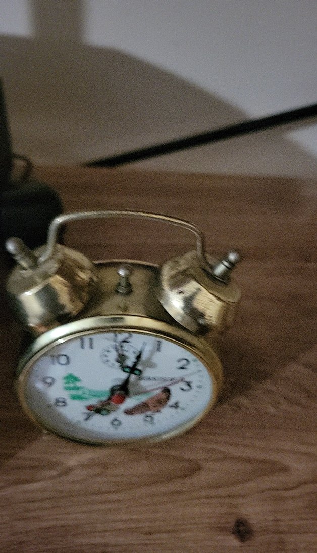 Renkli Desenli Metal Masa Saati nostaljik saat - Görsel 2