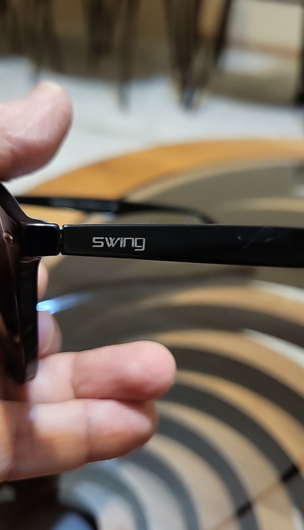 Şeffaf Siyah Klasik Kadın Gözlüğü 
swing marka - Görsel 2