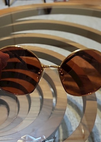 Kahverengi Parlak Tokalı Kadın Güneş Gözlüğü 
fila marka - Görsel 2