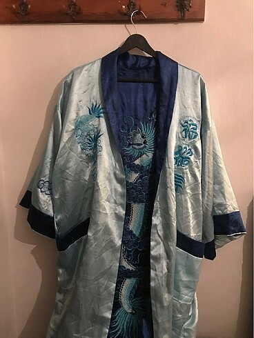 Ejderha İşlemeli Uzakdoğu Kimono
