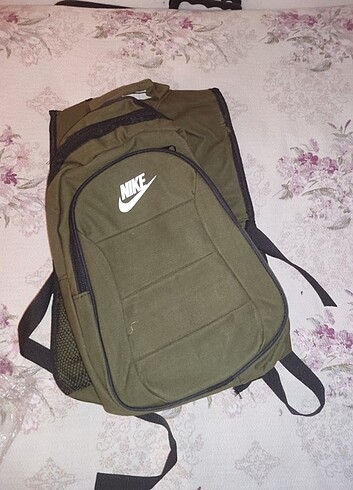 Diğer Nike marka çanta