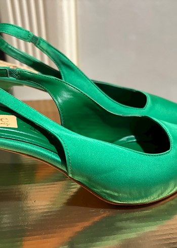 Yeşil Parlak Stiletto Tokalı Kadın Topuklu Ayakkabı - Görsel 2