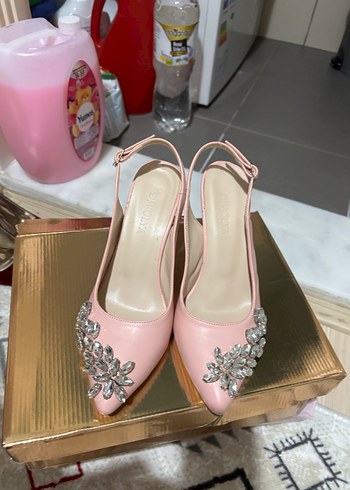 Pembe Tokalı Çiçek Desenli Topuklu Kadın Ayakkabı - Görsel 4