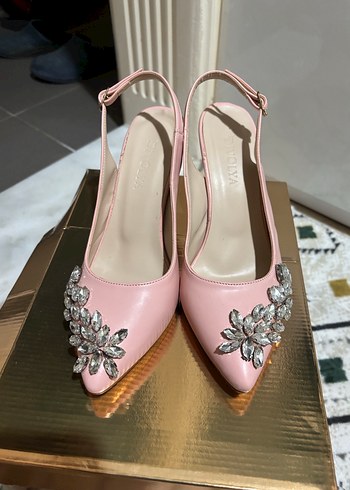 Pembe Tokalı Çiçek Desenli Topuklu Kadın Ayakkabı - Görsel 2