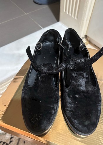 Siyah Süet Goth Topuklu Kadın Ayakkabı - Görsel 3