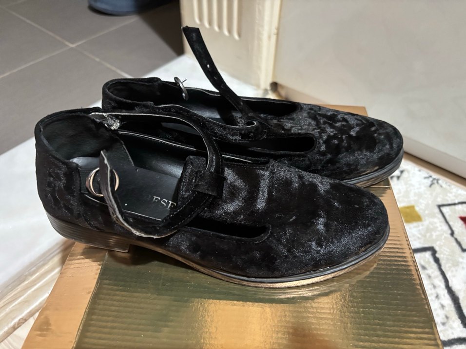 Siyah Süet Goth Topuklu Kadın Ayakkabı - Görsel 2