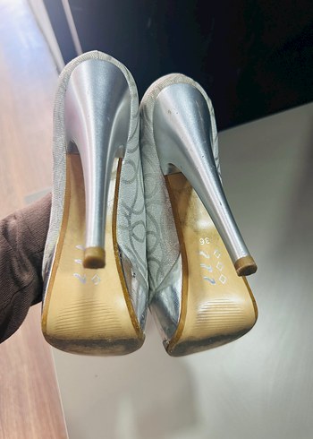 Beyaz Dantel Detaylı Stiletto Topuklu Kadın Ayakkabı - Görsel 2