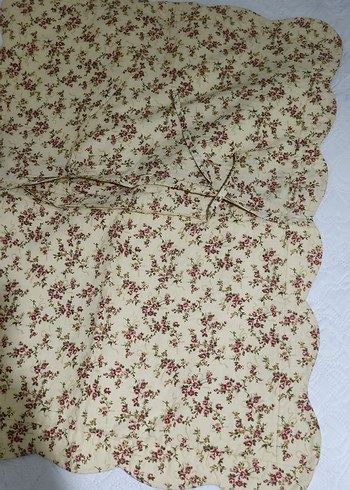 Çiçek Desenli Pastel Renk Yatak Örtüsü - Görsel 2