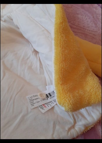 Sarı Kapüşonlu Mont - Görsel 4