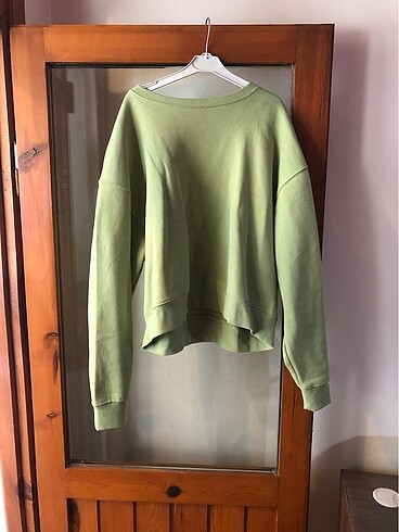 sweatshirt